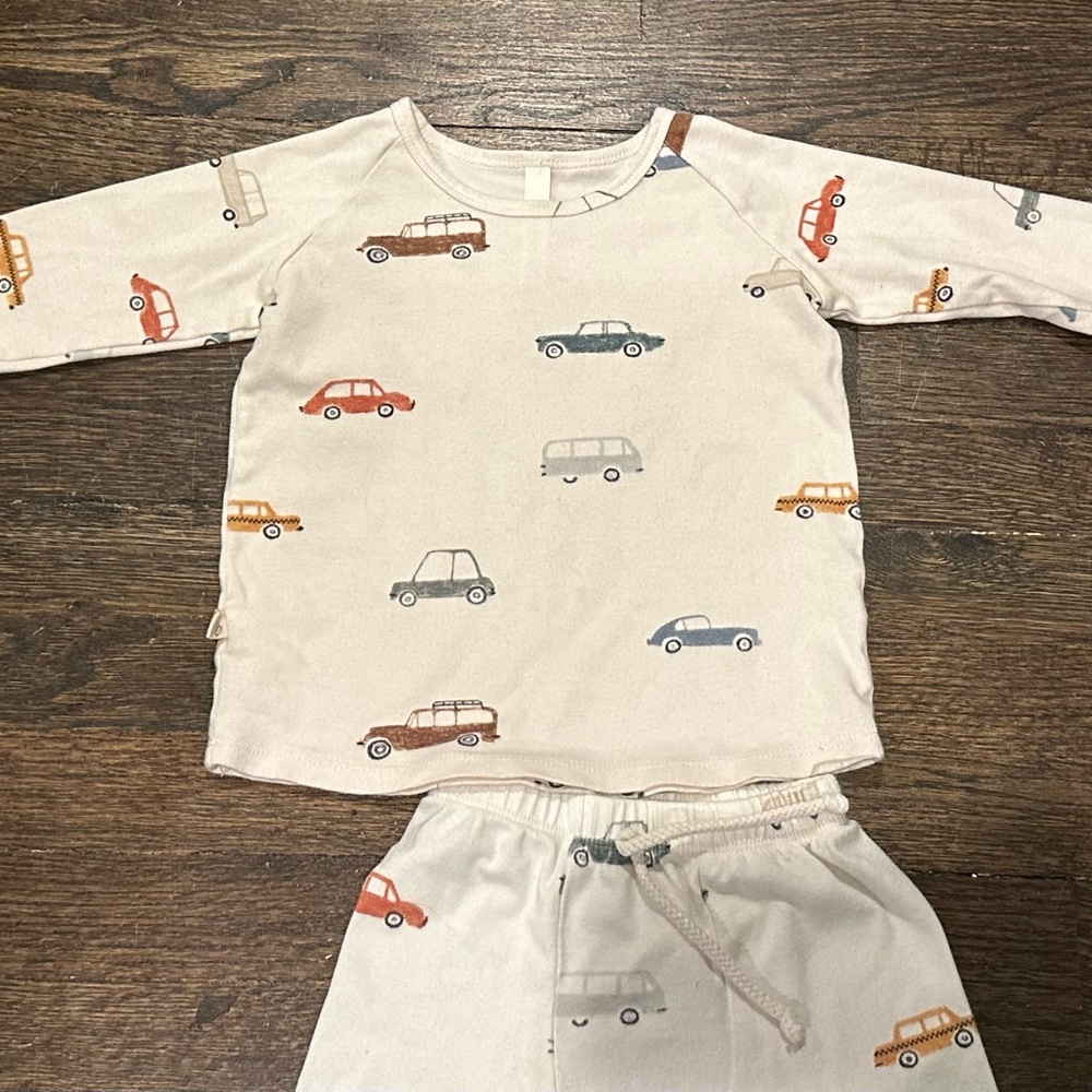 CHILDHOODS cars on natural - CC long sleeve and jogger set - Picture 12 of 16